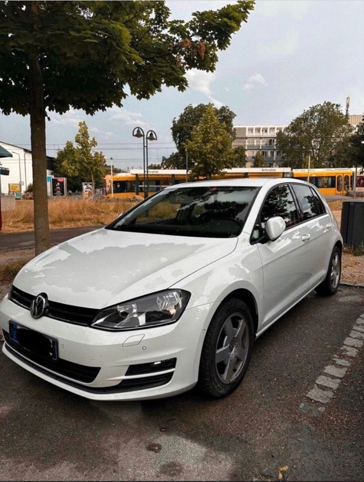 VW GOLF 7 EURO 6 1.6 BMT in Stuttgart