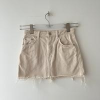 Zara Rock Minirock Jeansrock beige Creme 34 XS Niedersachsen - Oldenburg Vorschau