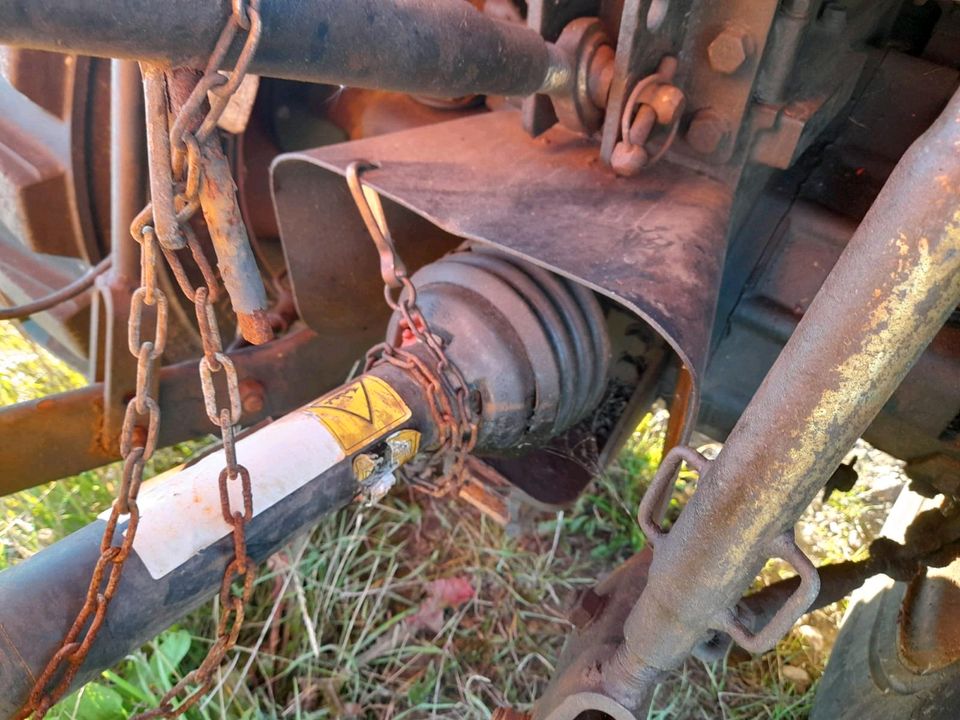 Traktor Winterdienst Kommunaltraktor in Hartenstein