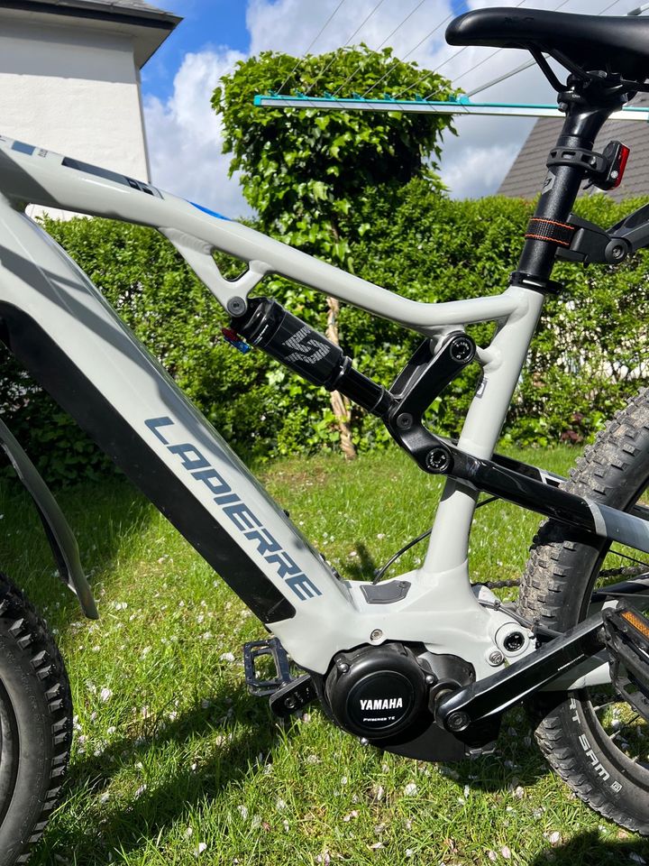 E Bike 2021 Pedelec (bis25km/h)Lapierre Overvolt TR 3,5 Fully in Meschede