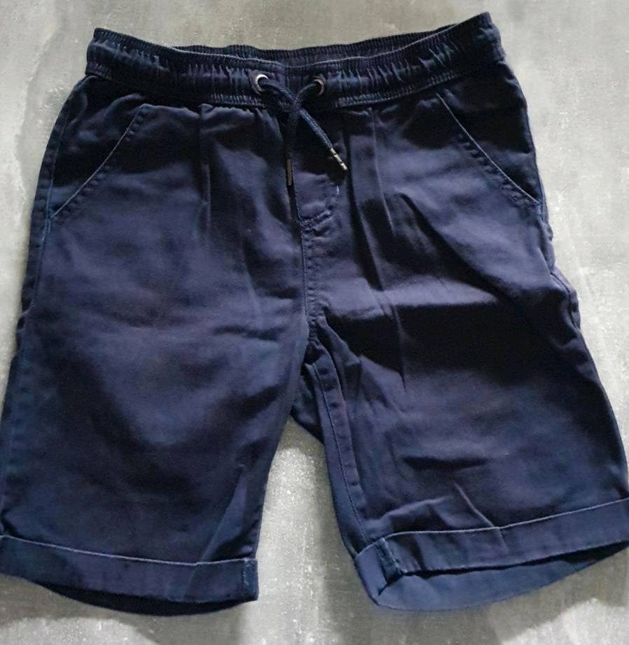 Mädchen Kurze Hose/ Shorts in Gr.152 in Wesel