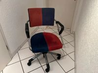Einen Bürostuhl/blau/rot Hessen - Rödermark Vorschau