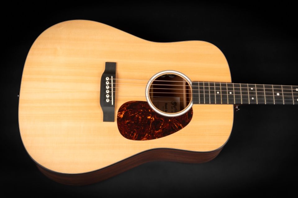 2019 Martin D-10e | Vollmassive Westerngitarre Pickup + USA Case in Niebüll