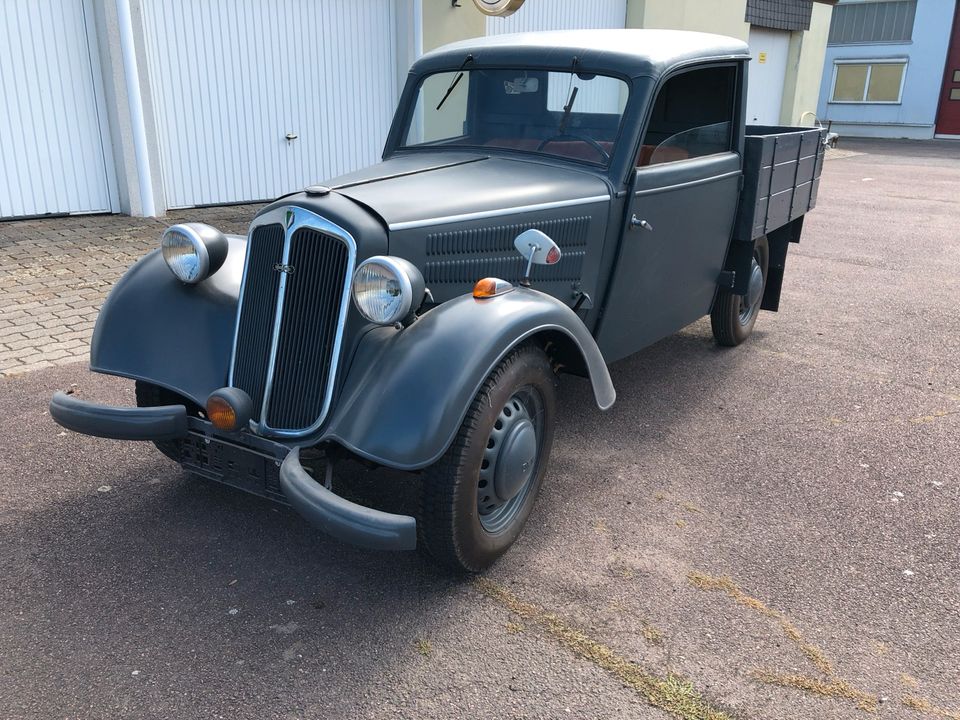 DKW IFA F8 von 1939 Oldtimer Pritschenwagen vor Krieg in Salzatal