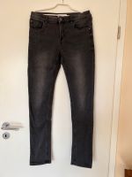 Jeans für Jungs von C&A, inkl. Versand, Größe 176, grau, skinny Niedersachsen - Uplengen Vorschau