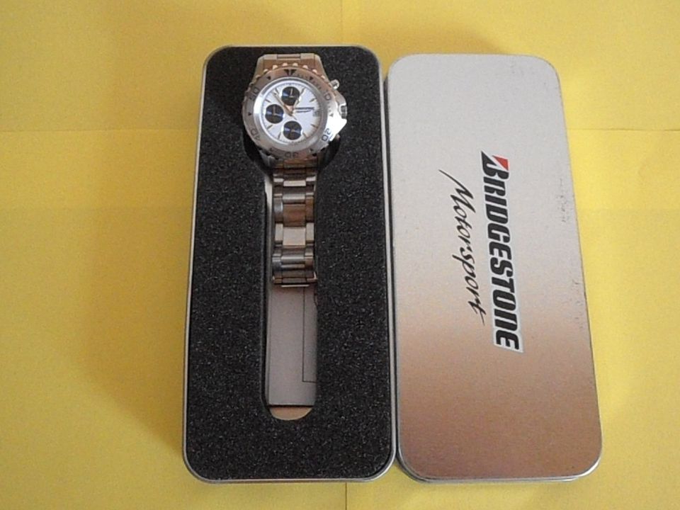 Motorsport-Chronograph-Bridgestone, Armbanduhr, ungetragen "Neu" in Willingshausen