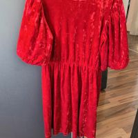 Mädchen Neu Kleid H& M gr. 122/128 Velvet rot Wuppertal - Cronenberg Vorschau