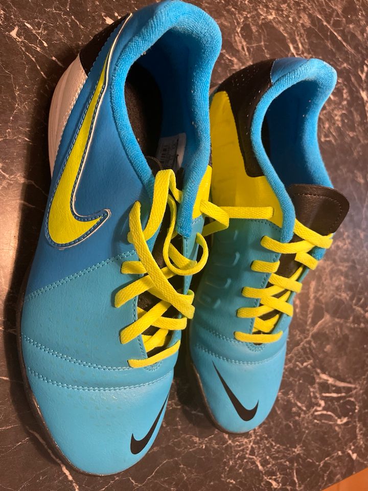 Fußballschuhe Nockenschuhe Nike 42 in Königs Wusterhausen