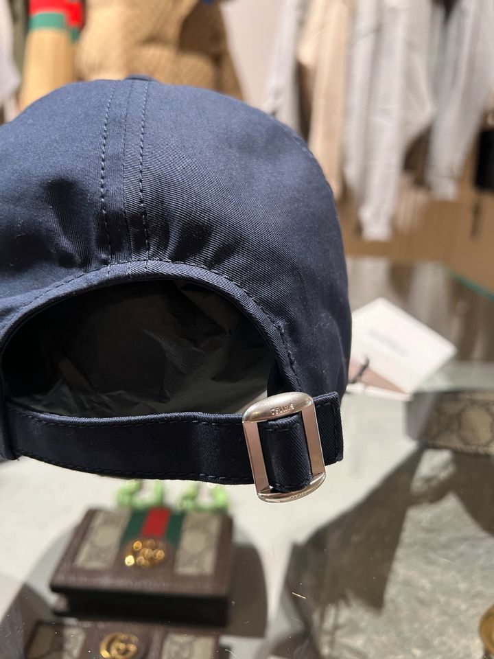 Celine Baseball Cap in Düsseldorf