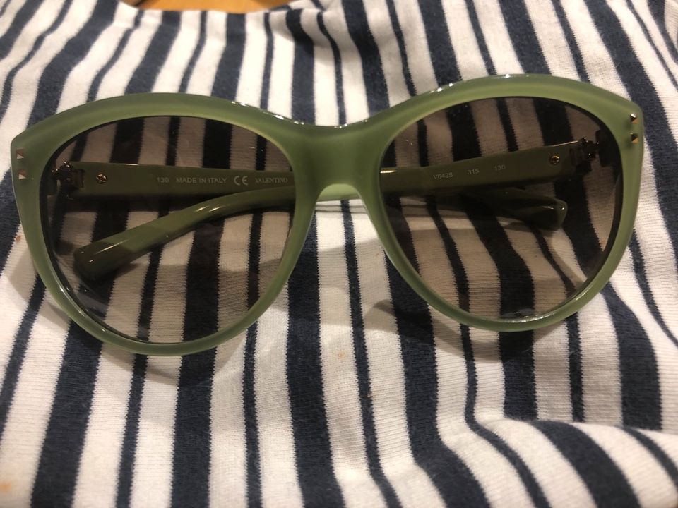 Damen Sonnenbrille Valentino ungetragen in Lichtenau