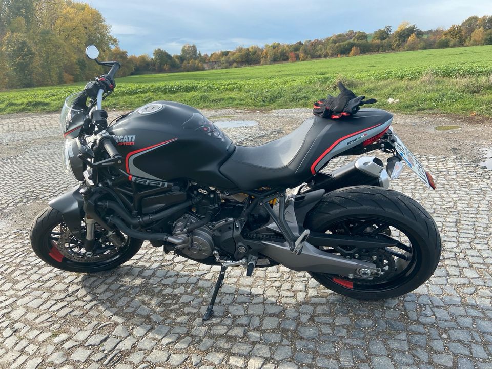 Ducati Monster 821 Stealth Sonderedition in Braunschweig