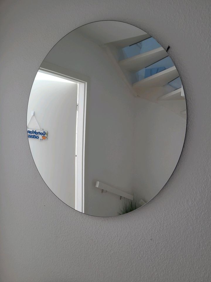 Runde Spiegel in Mahlow