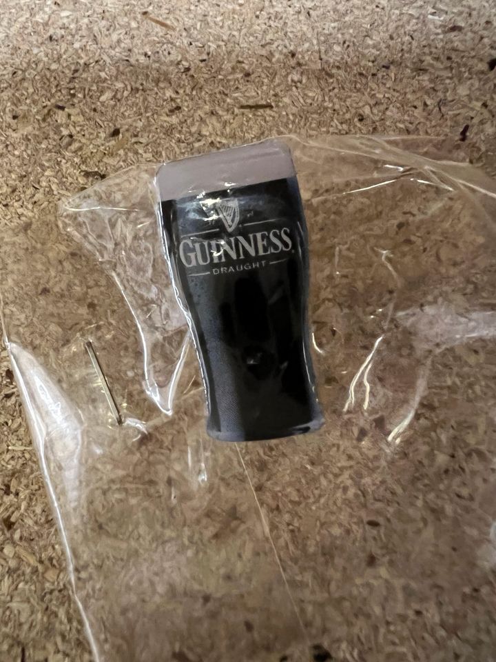 Pin Guinness (Preis inklusive Versand als Brief) in Trittau