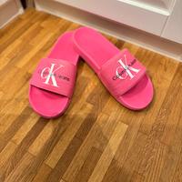 Calvin Klein Slides pink 40 Damen badelatschen Schuhe Wandsbek - Gartenstadt Vorschau