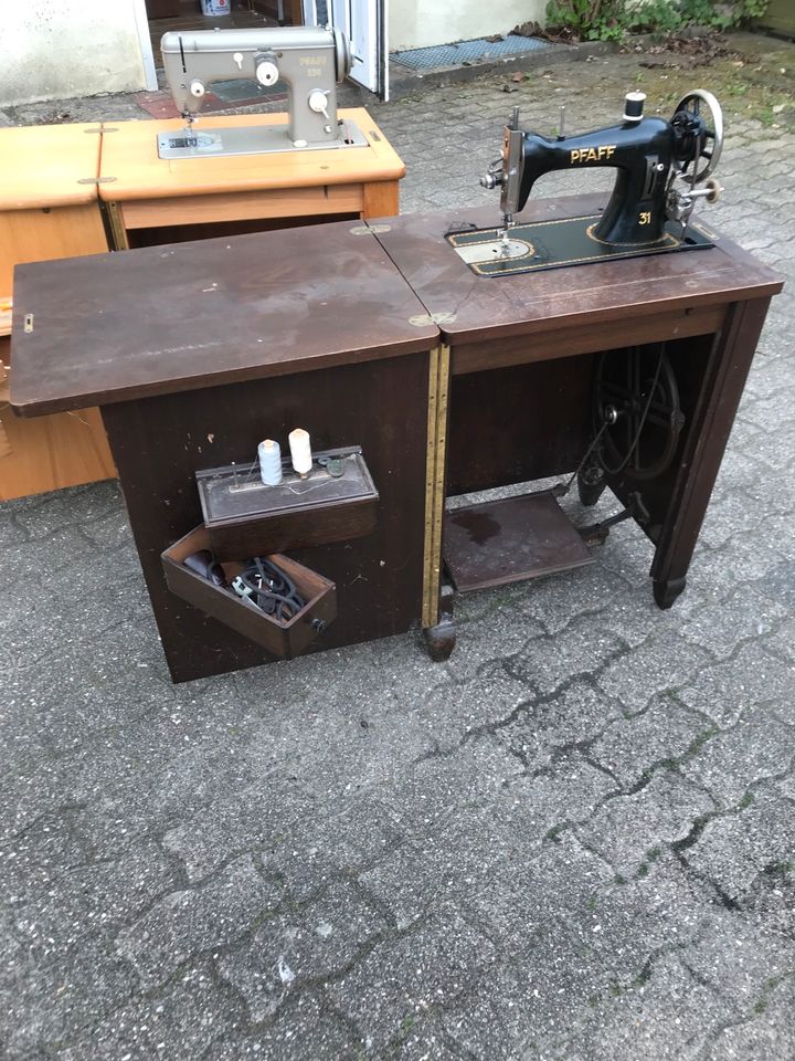 Nähmaschine Pfaff 2x antik Schrank Deko Retro Tisch in Hemmingstedt