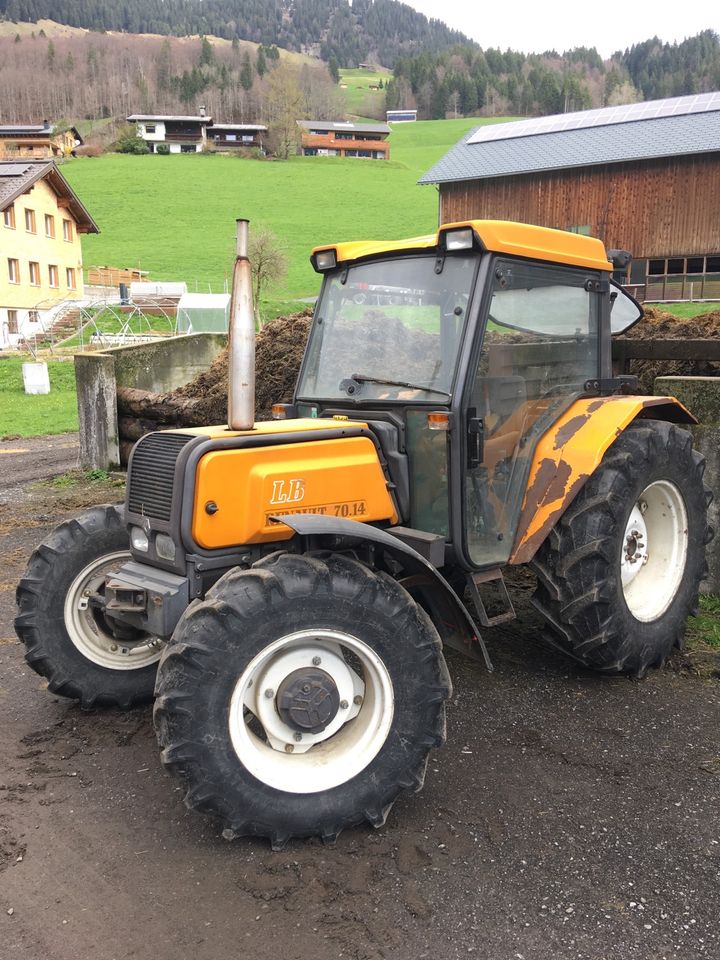 Traktor Renault 70.14 in Blaichach