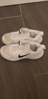 Nike Trainingschuhe Gr.35 Niedersachsen - Diepholz Vorschau