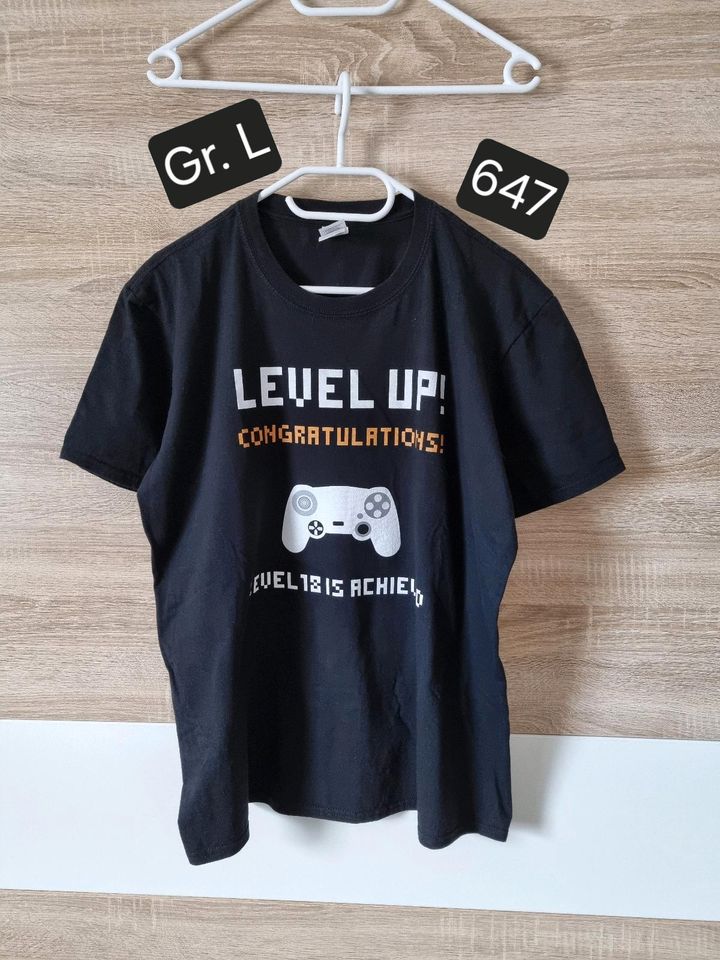 Herren T-Shirt 18. Geburtstag Spruch "Level up" Gr. L in Limbach-Oberfrohna