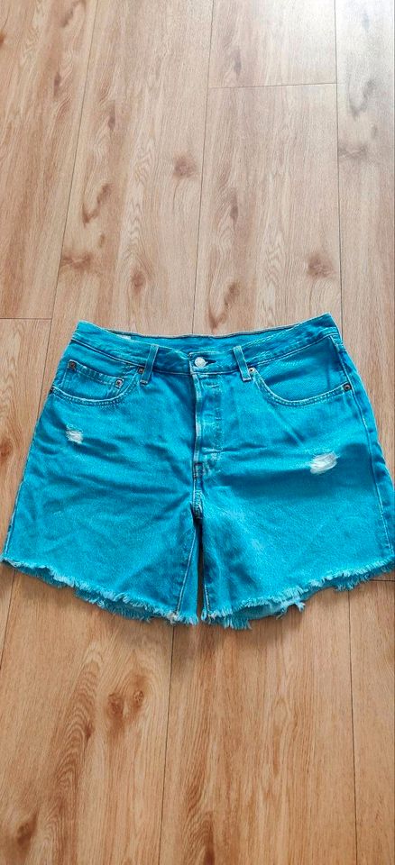 Levi's 501 Jeans Shorts • hellblau W30 in Stuttgart