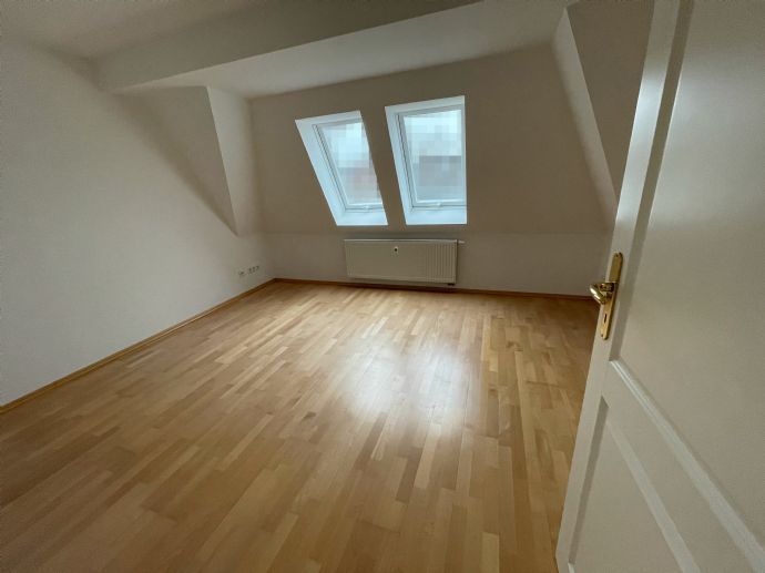 Penthouse-Eigentumswohnung, 4 Raum mit Fahrstuhl und Dachterrasse in Dresden