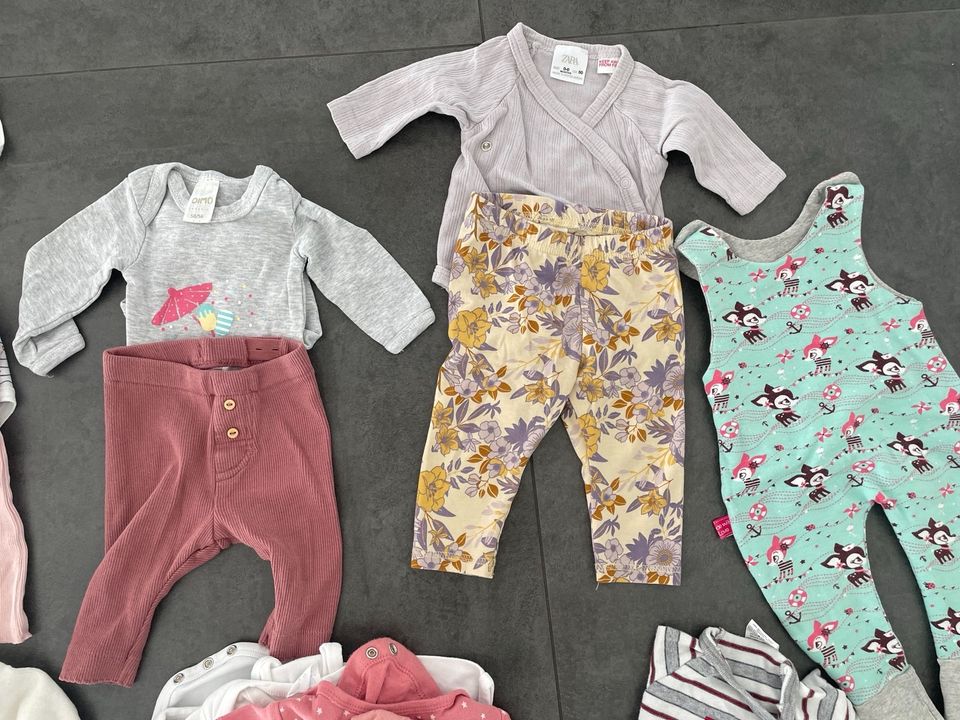 Marken-Babykleidung Größe 50/56, Steiff, Zara…Einzelabgabe in Neusäß