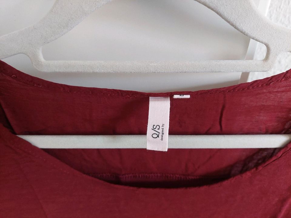 Rotes Langarmshirt in Husum