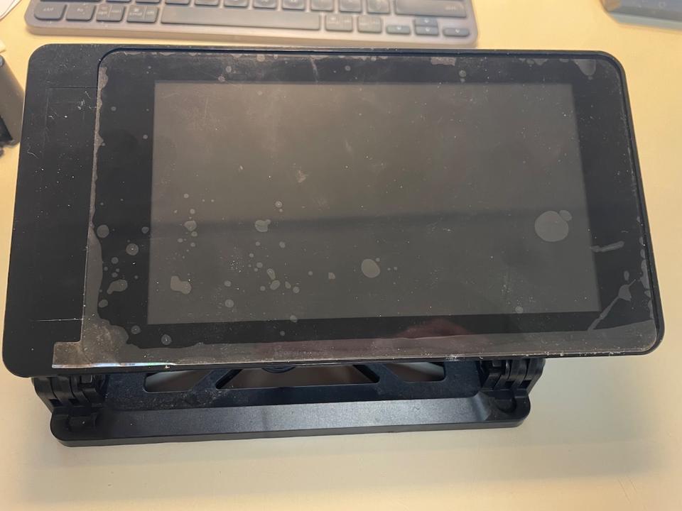 Raspberry Pi 3B mit 7" Touch Display und SmartPi Touch Gehäuse in Grünwald
