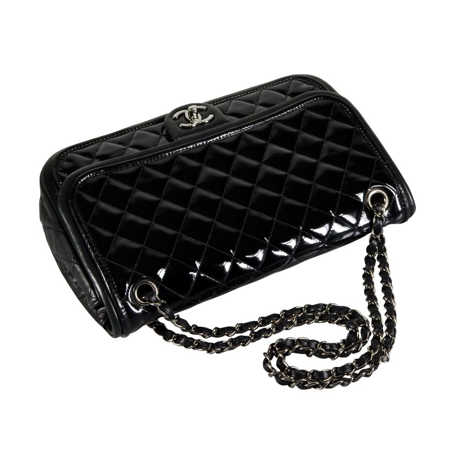 CHANEL Classic Twist Flap Bag Lackleder Handtasche Schwarz in Memmingen