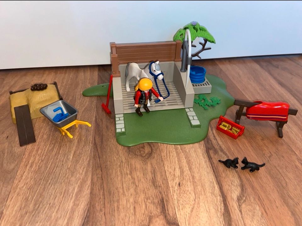 Playmobil - Pferdestall/Ponyhof/Reitplatz-Set in Ebstorf