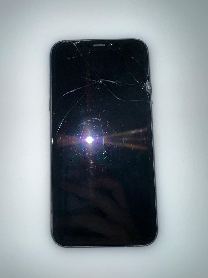 iPhone XR (Displayschaden) in Plettenberg