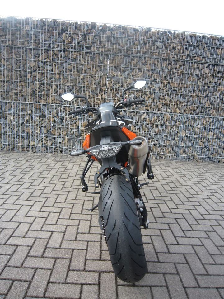 KTM 890 Duke GP /2023 / in Oelsnitz / Vogtland