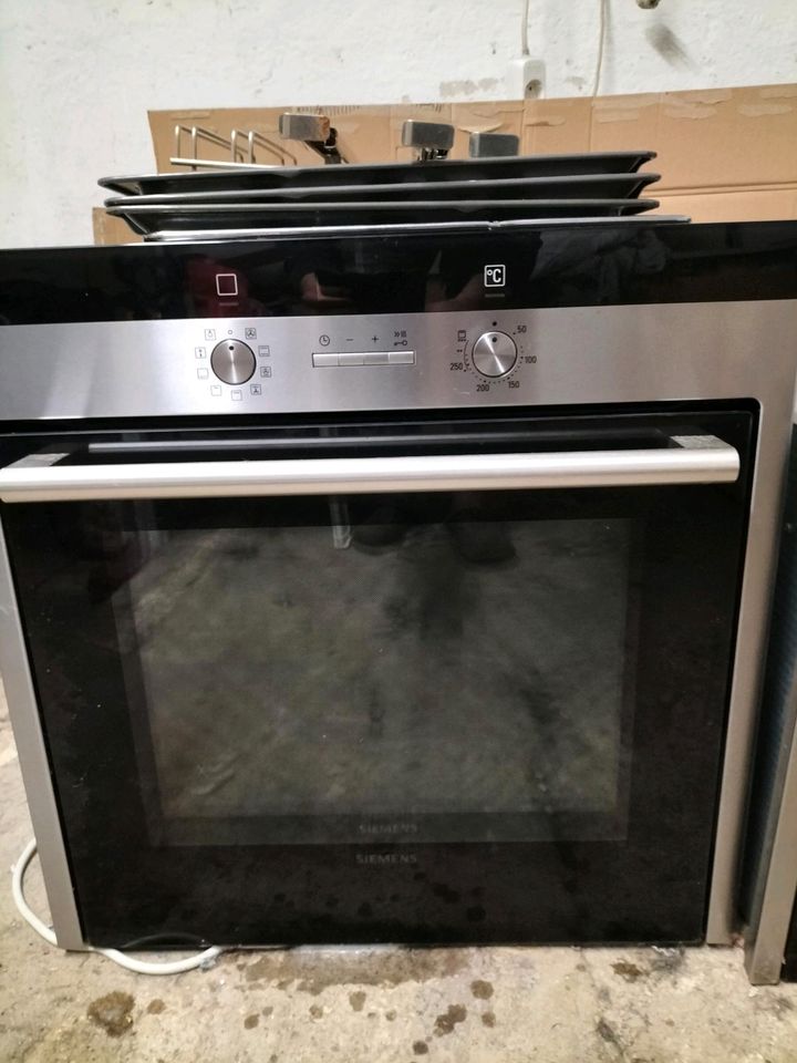 Backofen Siemens - Teleskopauszug . Preis ist VB. Heute 280 € FP. in Utzedel