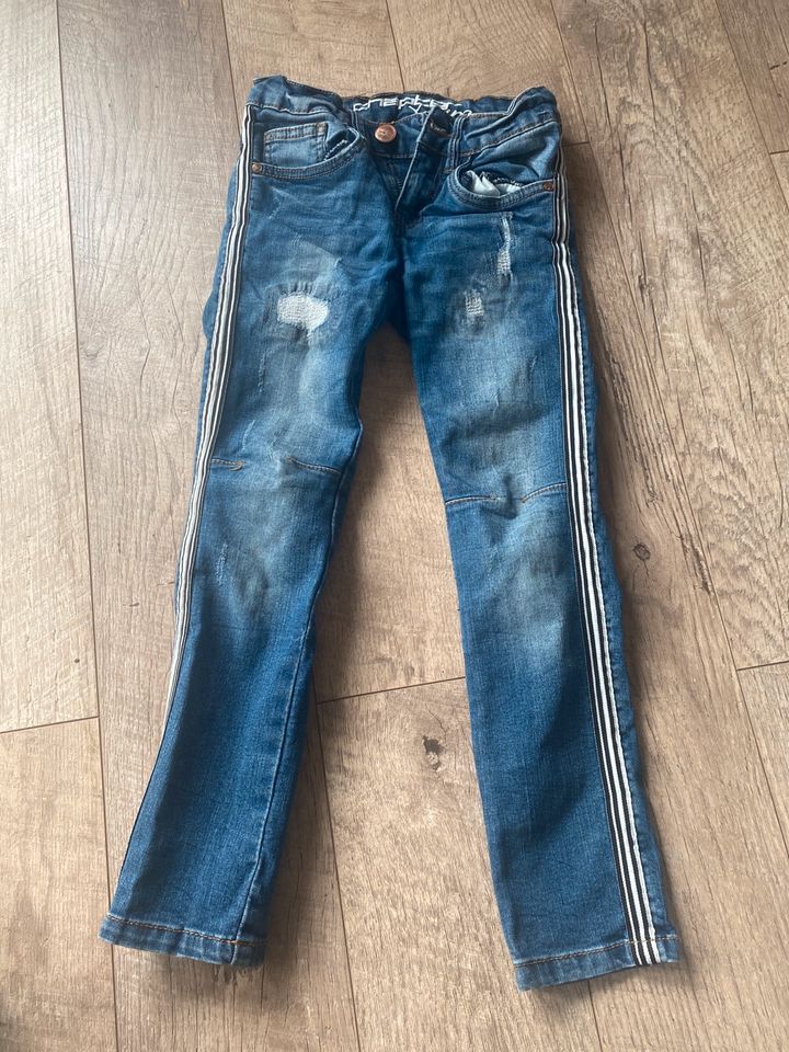 Jeans gr134 Mädchen in Östringen