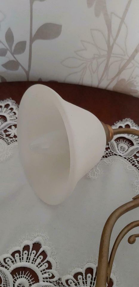 Tischlampe Messing-Antik mit Scavoglas Creme in Garbsen