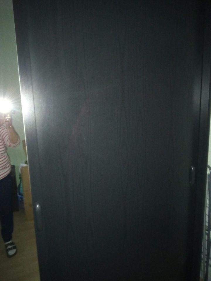 Schlafzimmerschrank schwarz 3 Meter Schiebetüren in Saarbrücken