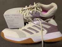 Adidas Speedcourt W Sportschuhe Damen Halle 44 1/3 neuwertig Nordrhein-Westfalen - Weeze Vorschau