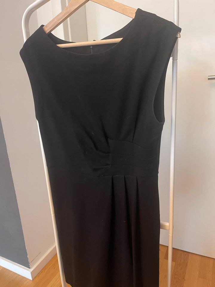 Marc by Marc Jacobs Damen Kleid Schwarz Gr. M in Berlin