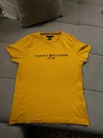 Tommy Hilfiger T-Shirt / gelb gr: M (wie Neu) Niedersachsen - Leer (Ostfriesland) Vorschau