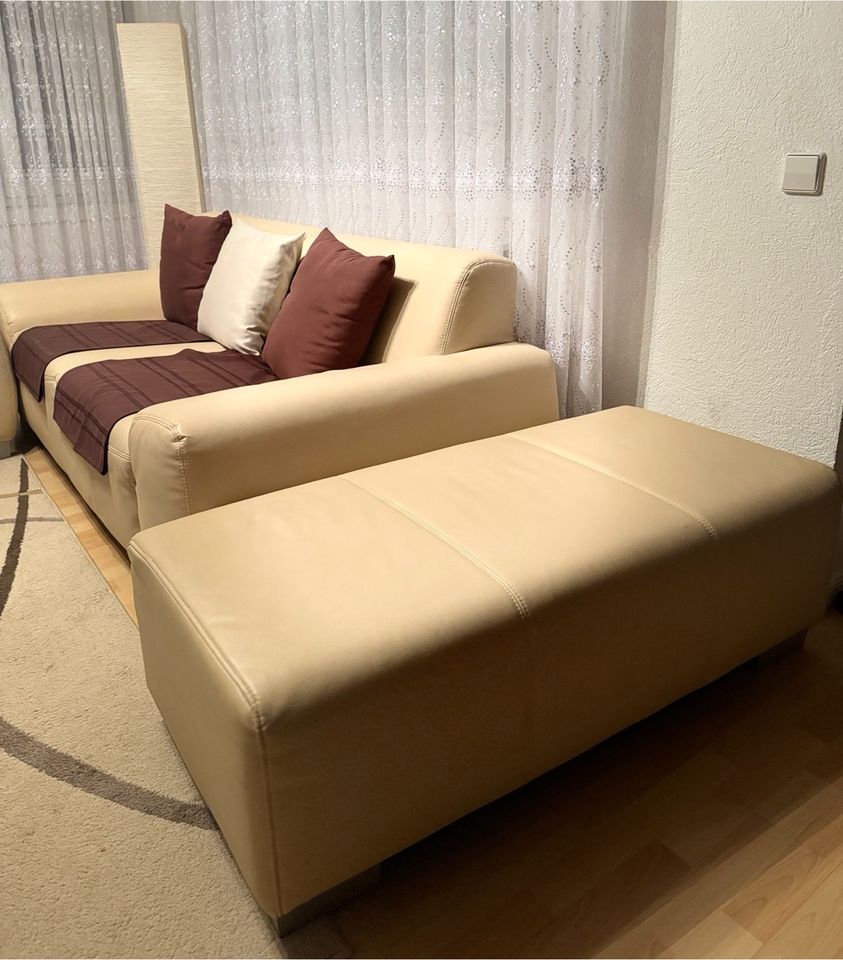 Ledersofas + Hocker in Waldbronn