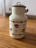 Schöne alte bemalte Milchkanne aus Metall, Holzgriff, Deko Bayern - Fürth Vorschau