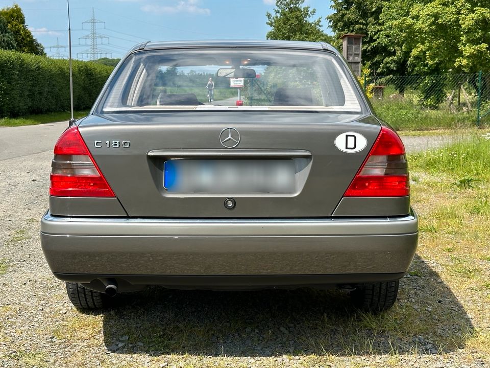 Mercedes W202 C180 mit H Kenzeichen in Erkrath