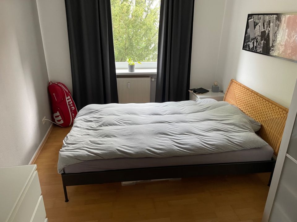 stabiles Bett in Überlänge 140 x 220 inkl. Matratze und Lattenr. in Hamburg
