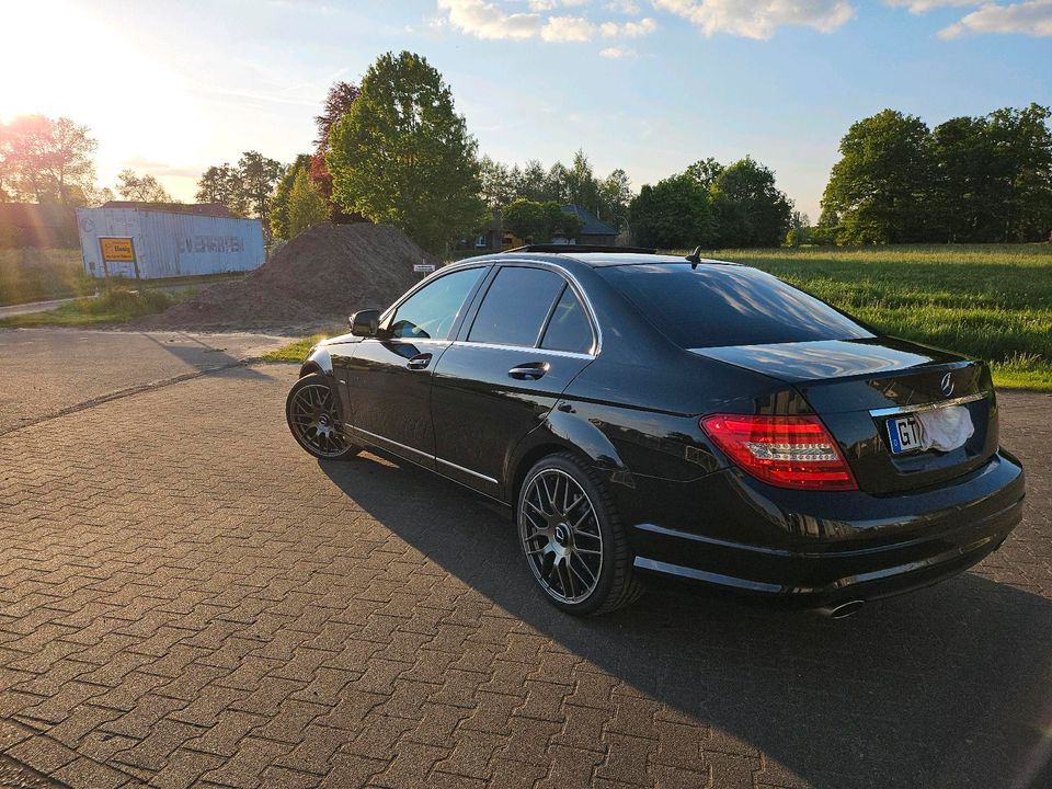 Mercedes Benz C-Klasse w204 320CDI in Gütersloh