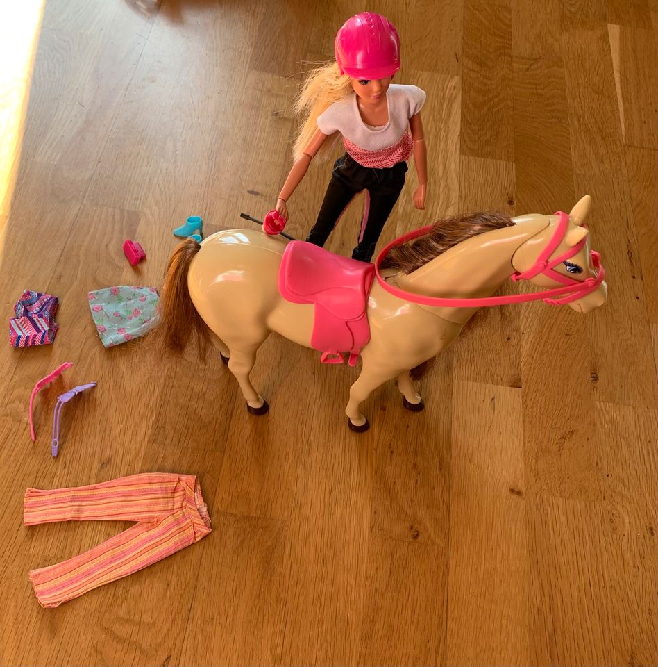 Barbie Pferd Zubehör in Köln