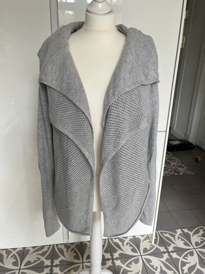 Hugo Boss Strickjacke, S, 36/38, grau, TOP in Hamburg