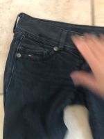 Tommy Hilfiger jeans schwarz gr.27 Nordrhein-Westfalen - Issum Vorschau