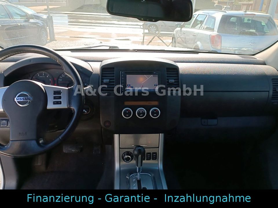 Nissan Navara Pickup Double Cab LE 4X4 * HARDTOP *AUTO* in Kamp-Lintfort