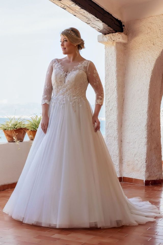 BRAUTKLEID HOCHZEITSKLEID GR. 56, NEU AUS LADENAUFLÖSUNG 24 in Weidenberg