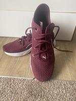 Puma Sneaker Gr. 37,5 Bordeaux-rot NEU Nordrhein-Westfalen - Minden Vorschau