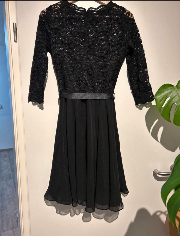 Schwarzes Abendkleid in Bebra